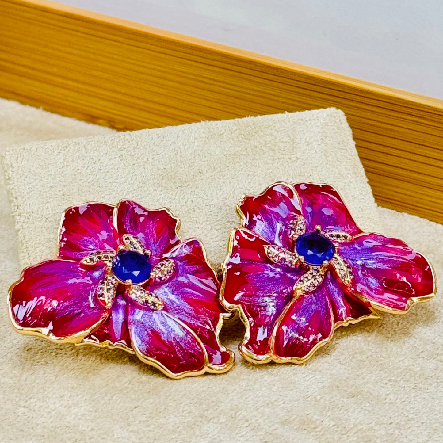 Wild Bloom Flower 2 Earrings - VIOLET