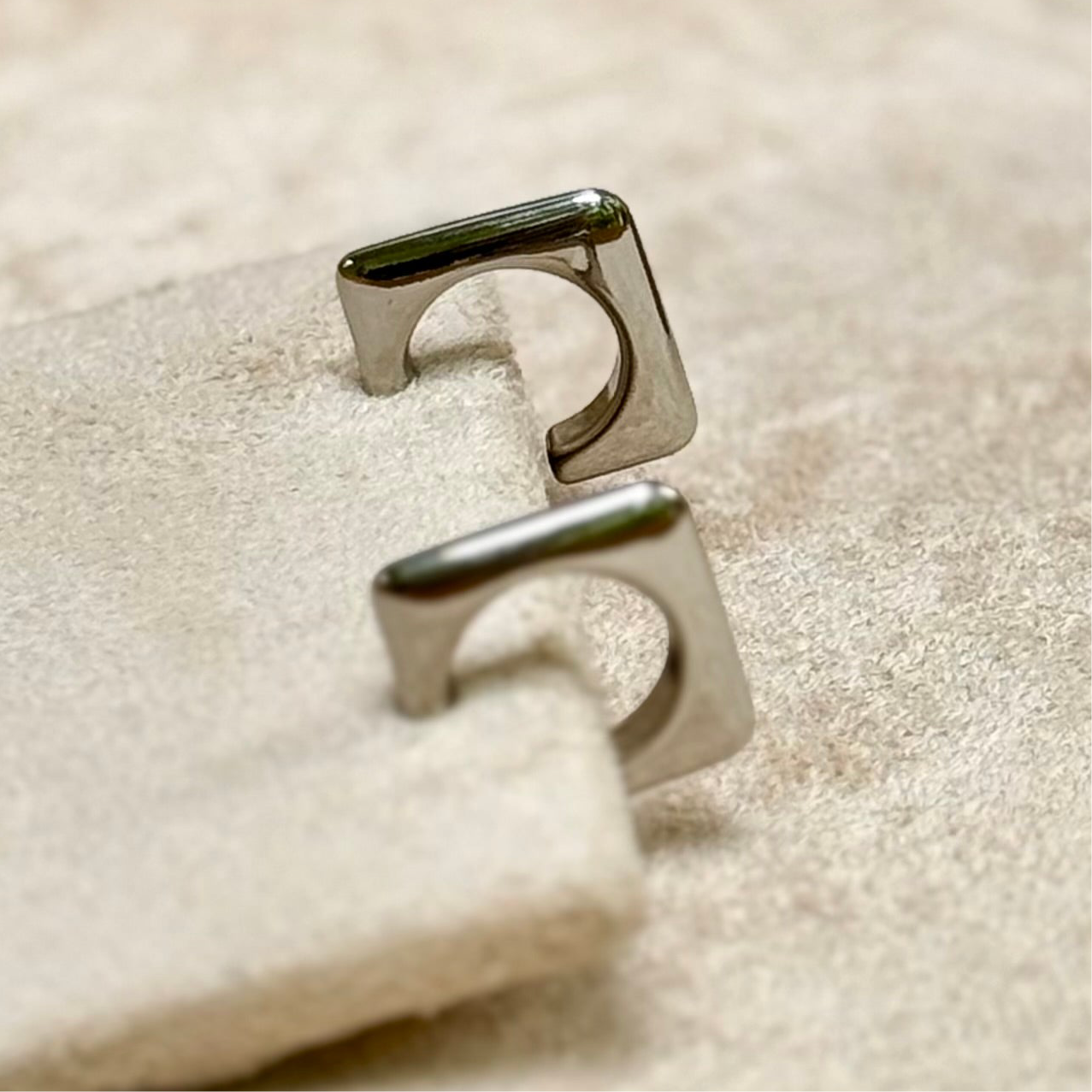 Fearless Shine Square Shape Hoops Earrings - LINDA