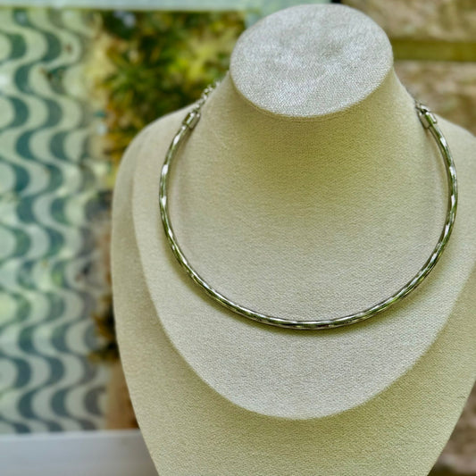 Stylish Necklace – LOLA