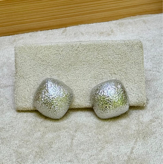 Tiny Treasures Silhouette Earrings - MOLY