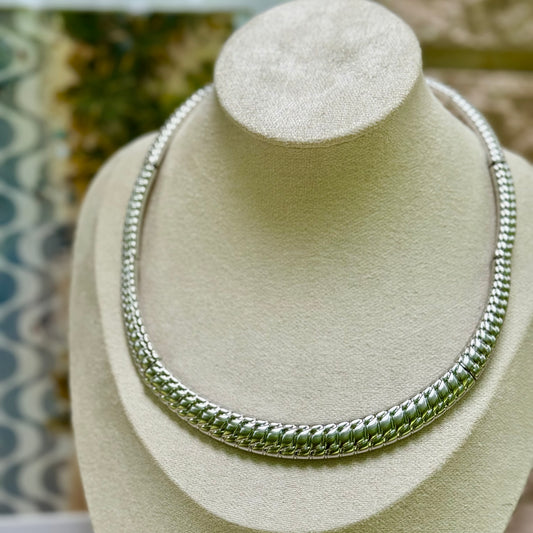Stylish Necklace – DELAH